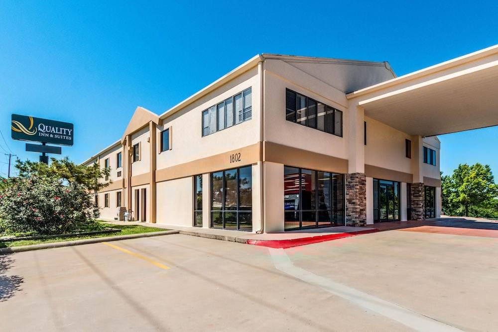 Quality Inn & Suites Round Rock Exterior photo